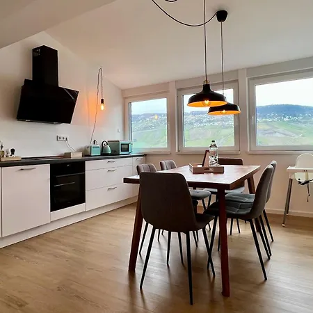 Vonmos Loft Apartment